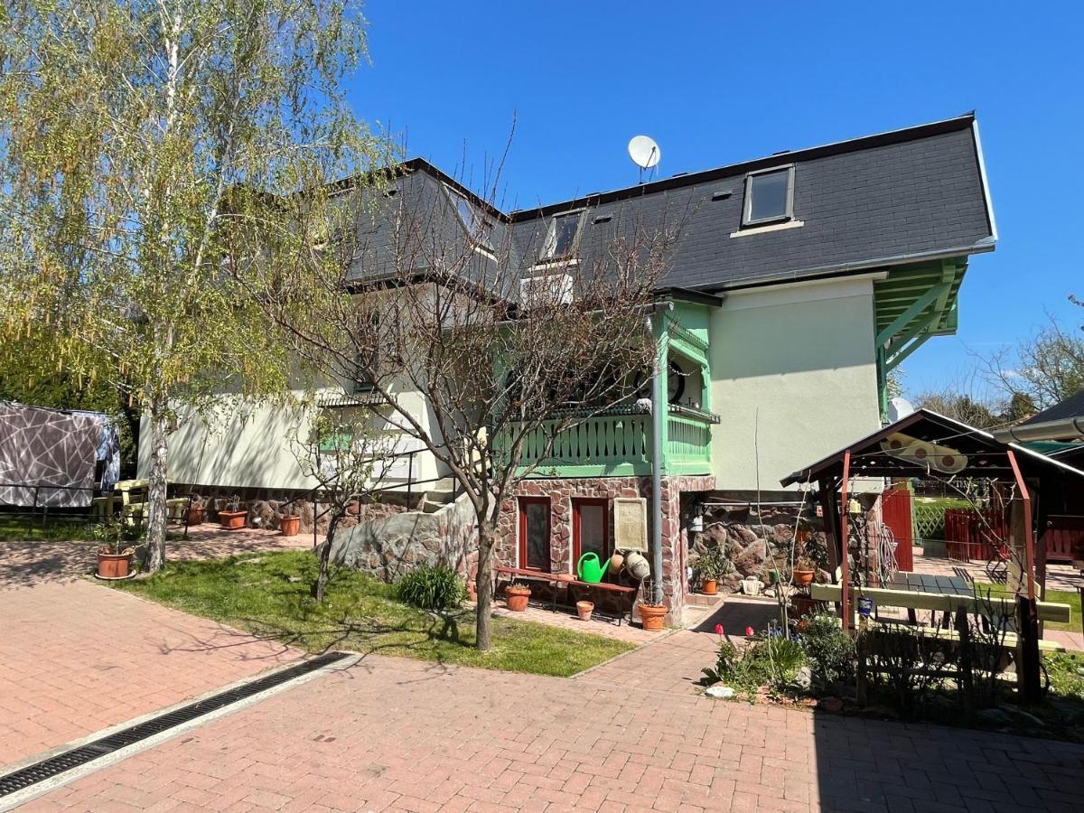 Tamas Apartman Balatonfoeldvar Sziveben- Egesz Evben Nyitva! Exterior photo